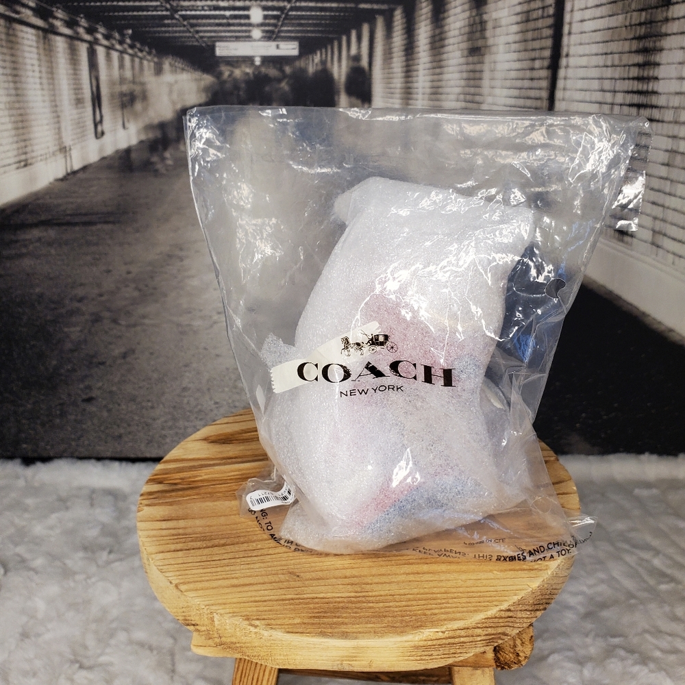 Captain Marvel COACH Marvel Keychain NWT Disney Fashionistas Assemble - Picture 6 of 6